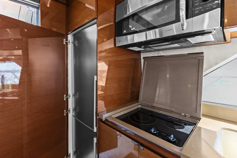 Rock Water Yacht Photos Pics 