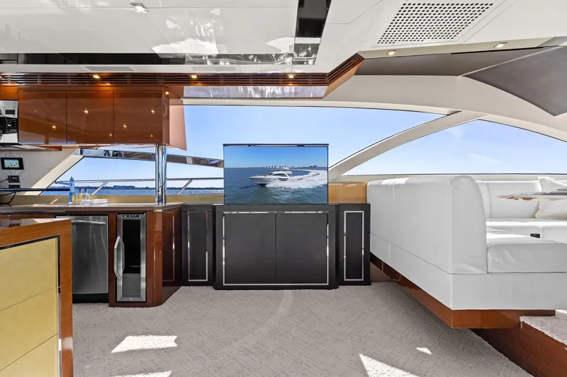 Rock Water Yacht Photos Pics 