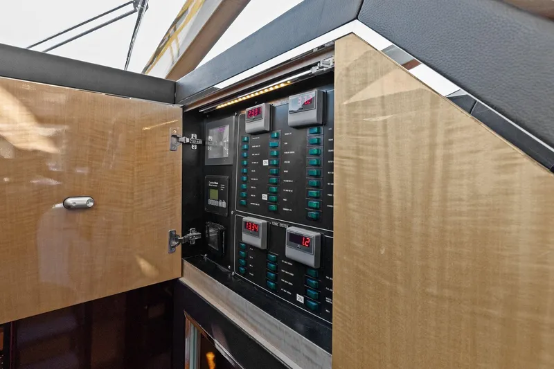 Rock Water Yacht Photos Pics 