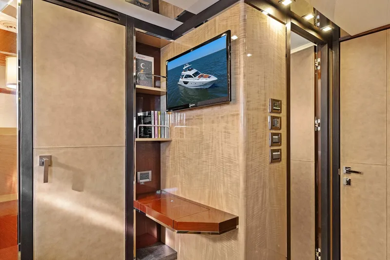 Rock Water Yacht Photos Pics 