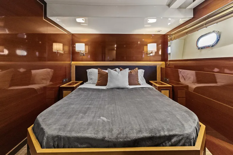 Rock Water Yacht Photos Pics 