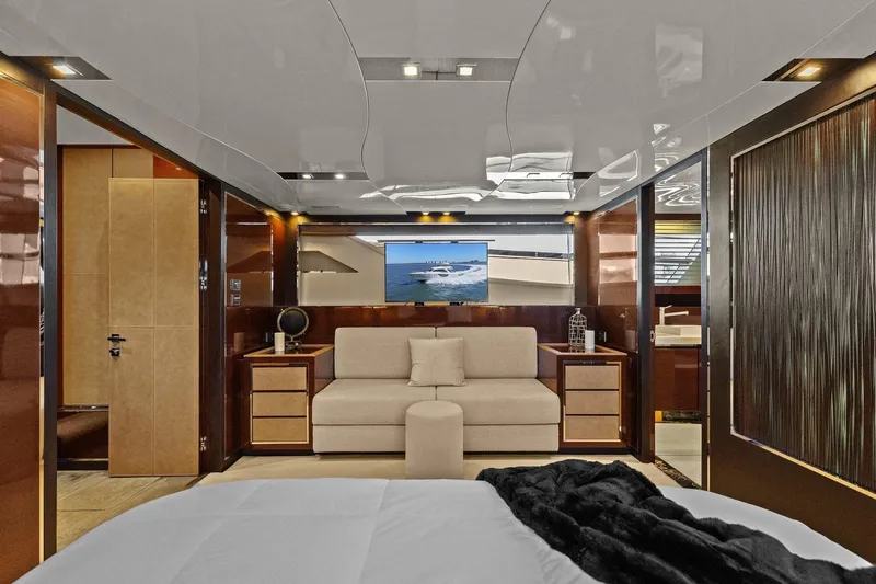 Rock Water Yacht Photos Pics 