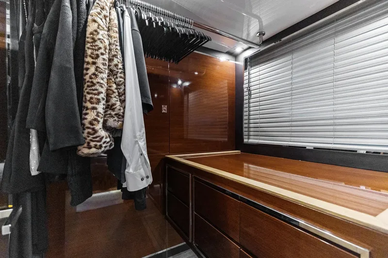 Rock Water Yacht Photos Pics 