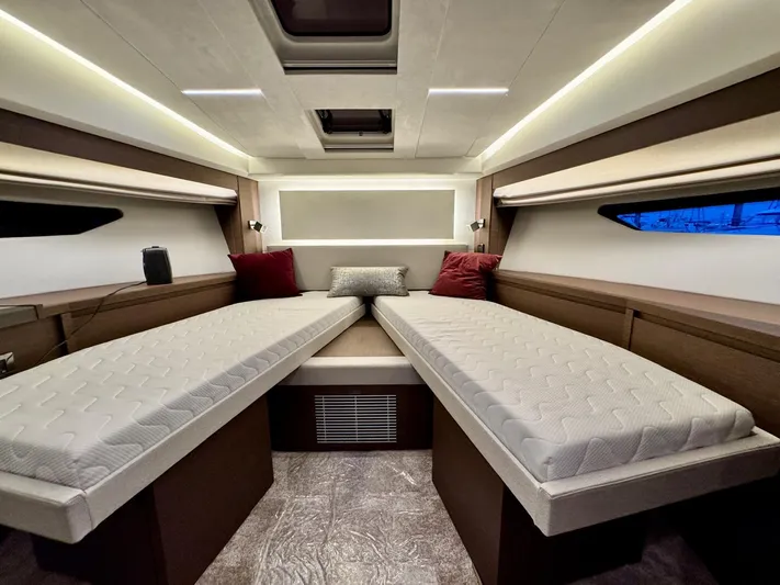 Seacresea Yacht Photos Pics Luxurious 2019 Prestige 520 yacht cabin with twin beds and modern lighting.