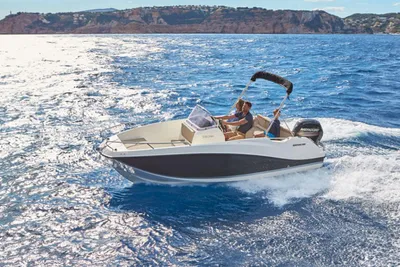 2022 Quicksilver Activ 555 Open