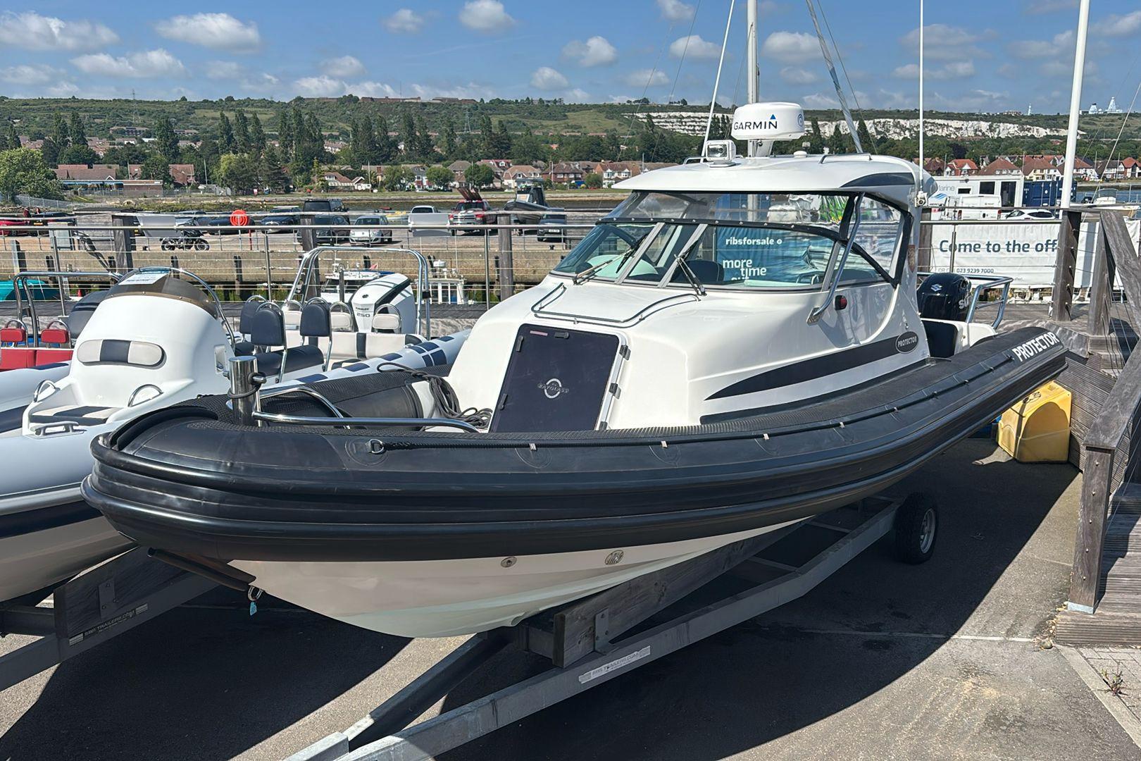 2004 Protector 8.5 Cabin Rib