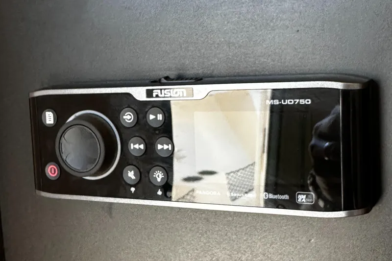 Katy Lady Yacht Photos Pics Fusion MS-UD750 marine stereo system on a 2017 Grady-White Canyon 376 boat.