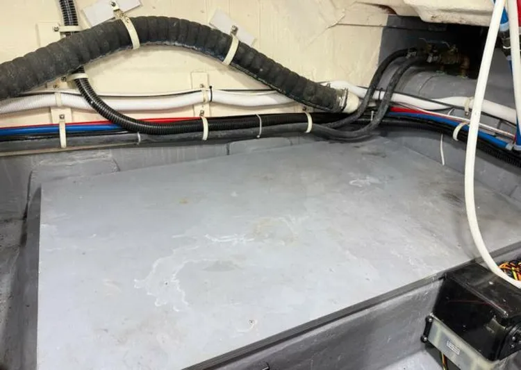 Mjm Grand Yacht Photos Pics 2020 Carver C36 Command Bridge - Image 105