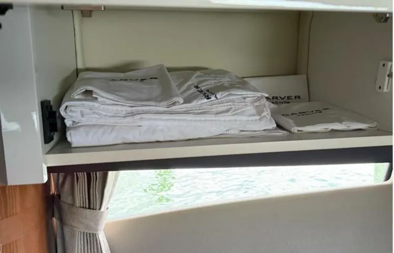 Mjm Grand Yacht Photos Pics 2020 Carver C36 Command Bridge - Image 90