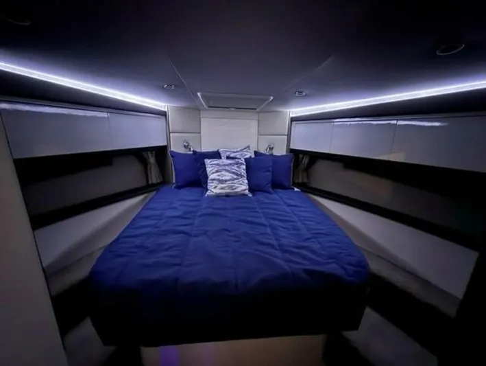 Mjm Grand Yacht Photos Pics 2020 Carver C36 Command Bridge - Image 88