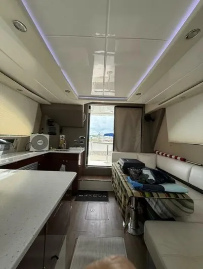 Mjm Grand Yacht Photos Pics 2020 Carver C36 Command Bridge - Image 79