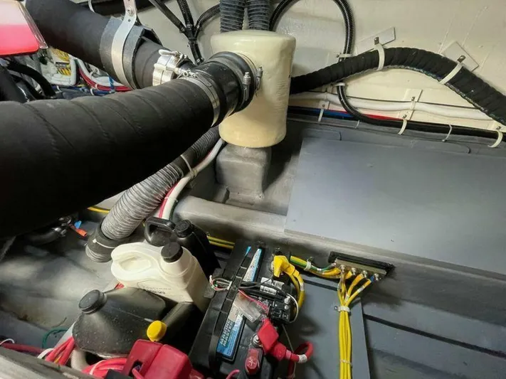 Mjm Grand Yacht Photos Pics 2020 Carver C36 Command Bridge - Image 53