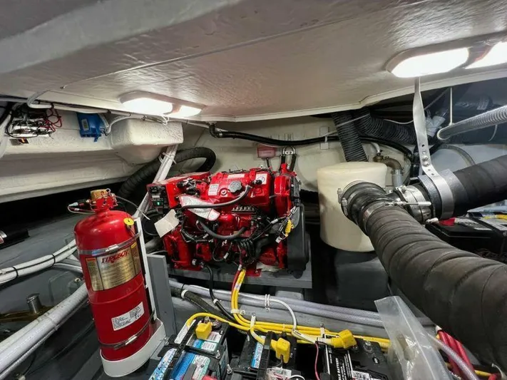 Mjm Grand Yacht Photos Pics 2020 Carver C36 Command Bridge - Image 51