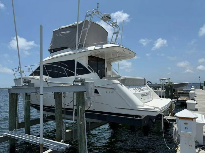 Mjm Grand Yacht Photos Pics 2020 Carver C36 Command Bridge - Image 6