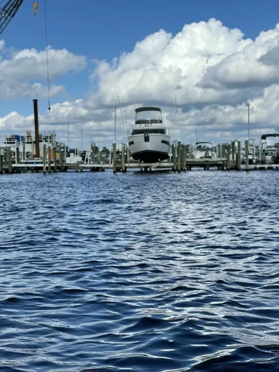 Mjm Grand Yacht Photos Pics 2020 Carver C36 Command Bridge - Image 114