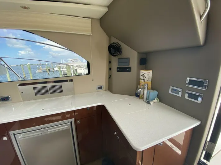 Mjm Grand Yacht Photos Pics 2020 Carver C36 Command Bridge - Image 80