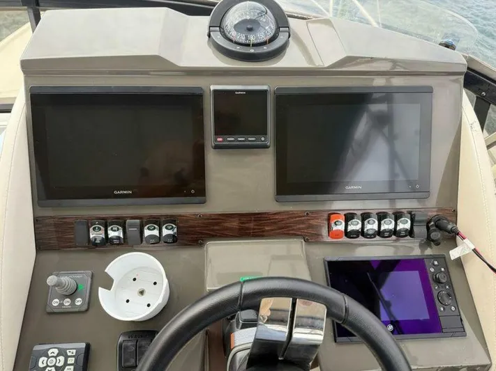Mjm Grand Yacht Photos Pics 2020 Carver C36 Command Bridge - Image 27