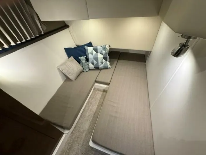 Mjm Grand Yacht Photos Pics 2020 Carver C36 Command Bridge - Image 96