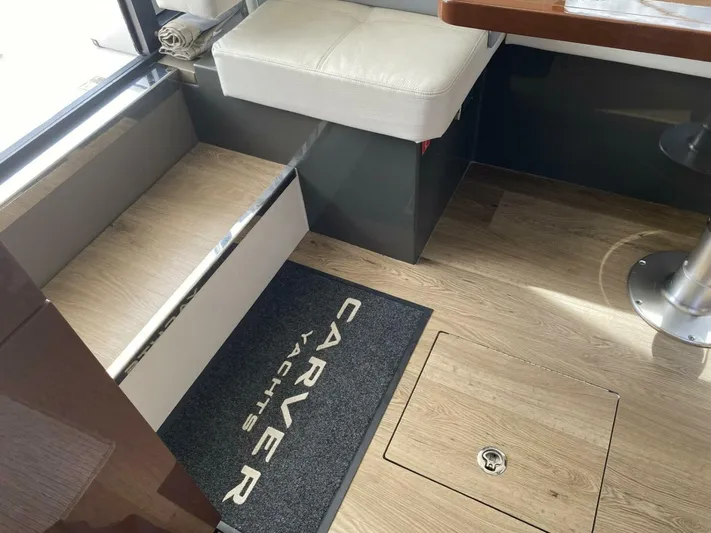 Mjm Grand Yacht Photos Pics 2020 Carver C36 Command Bridge - Image 68