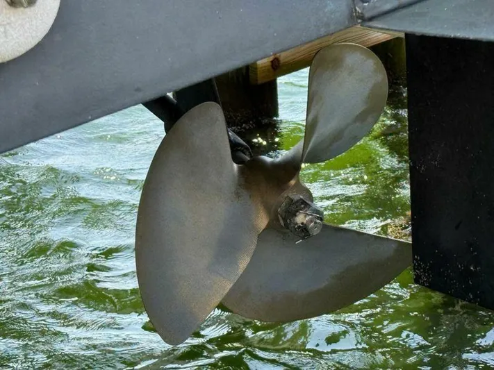 Mjm Grand Yacht Photos Pics 2020 Carver C36 Command Bridge - Image 110