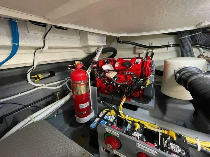 Mjm Grand Yacht Photos Pics 2020 Carver C36 Command Bridge - Image 45