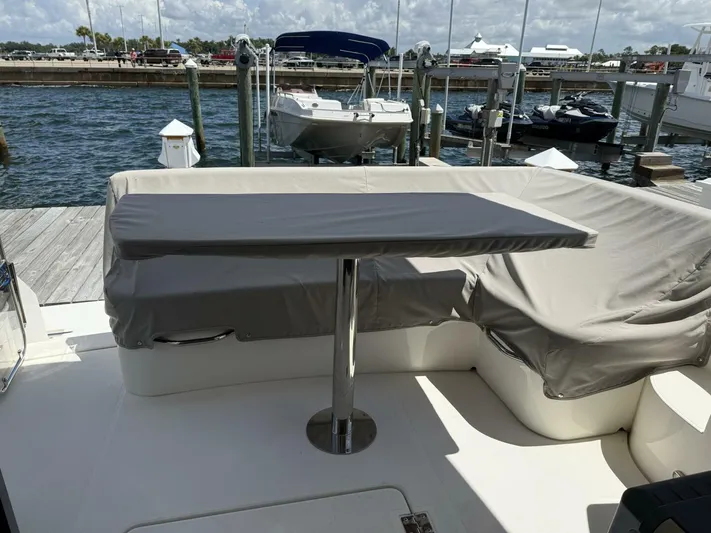 Mjm Grand Yacht Photos Pics 2020 Carver C36 Command Bridge - Image 33