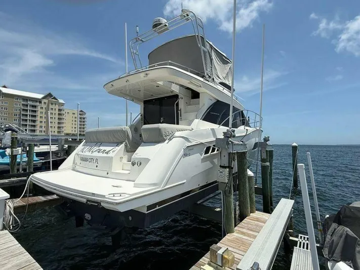 Mjm Grand Yacht Photos Pics 2020 Carver C36 Command Bridge - Image 8