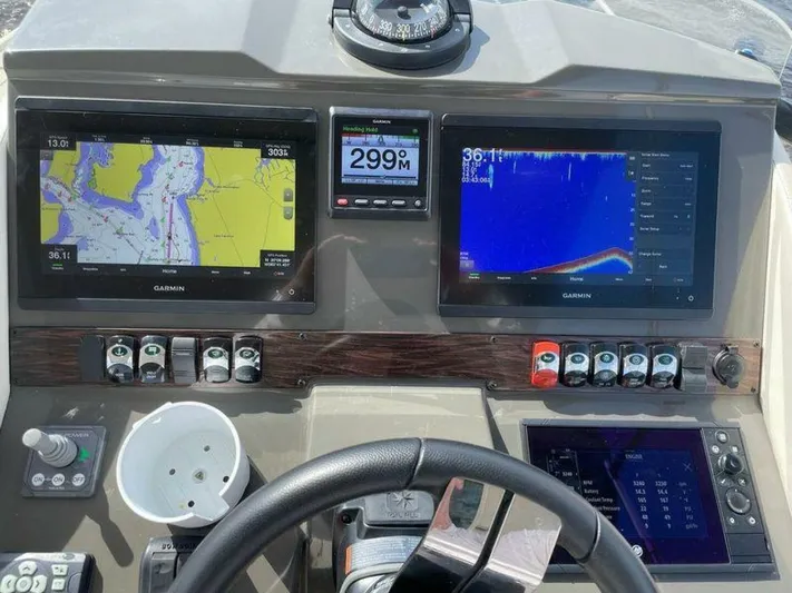 Mjm Grand Yacht Photos Pics 2020 Carver C36 Command Bridge - Image 28