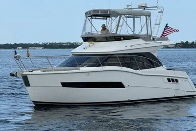 Carver C36 Command Bridge