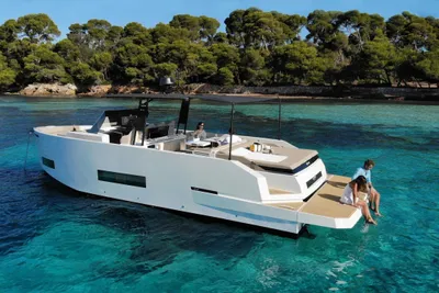 De Antonio Yachts D50