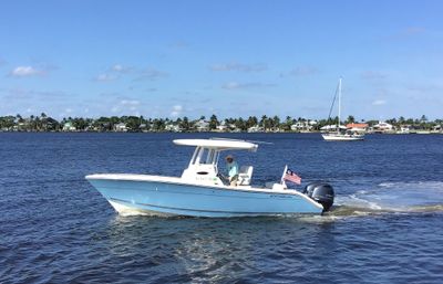 2021 Cobia 262 CC