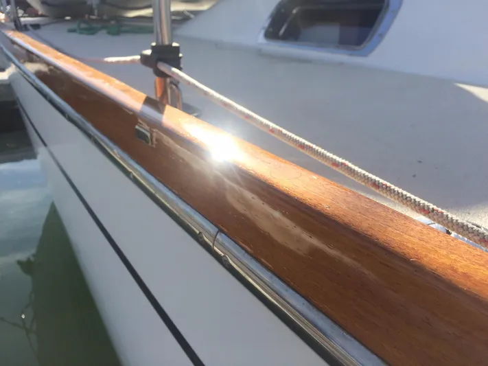 Green Rosetta Yacht Photos Pics Toe rail detail
