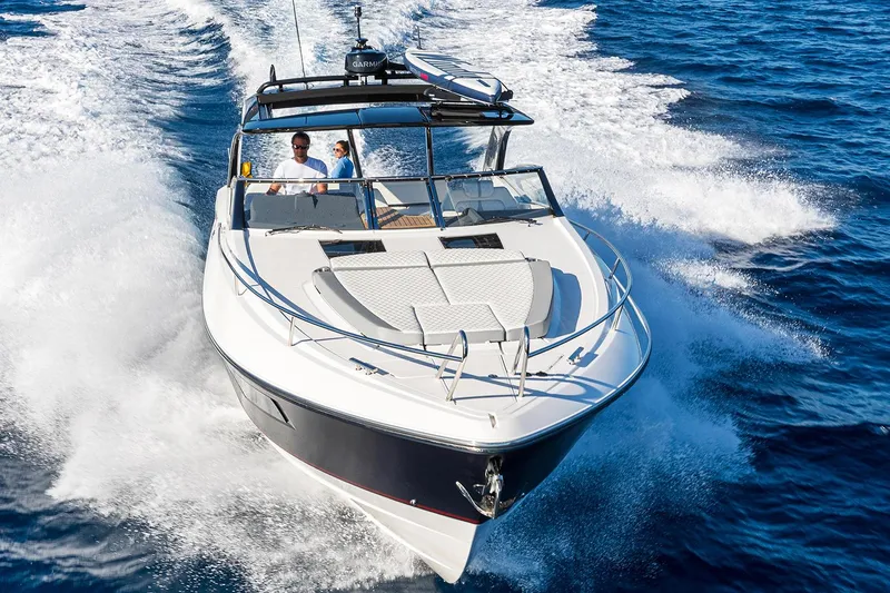  Yacht Photos Pics WINDY 40 Camira RS