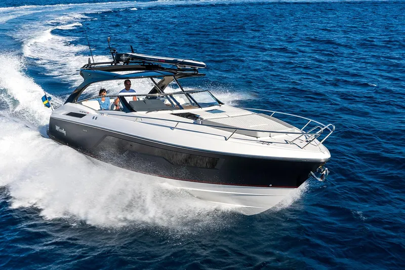  Yacht Photos Pics WINDY 40 Camira RS