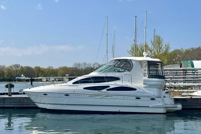 Cruisers Yachts 405 Express Motor Yacht