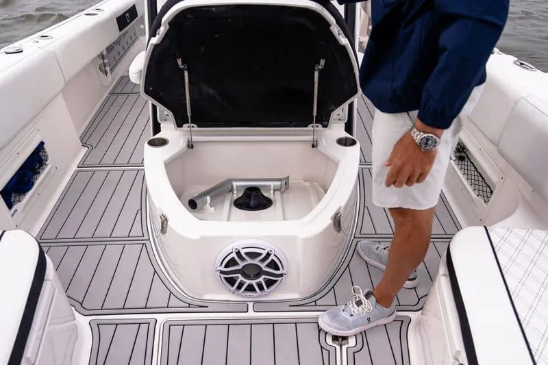  Yacht Photos Pics Manufacturer Provided Image