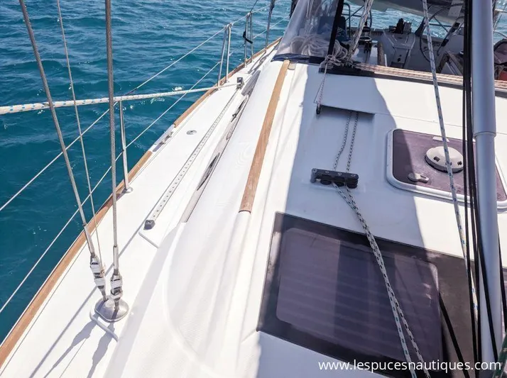 La Gaspesienne Yacht Photos Pics Sailing yacht Beneteau Oceanis 40, 2011 model, deck view on open water.