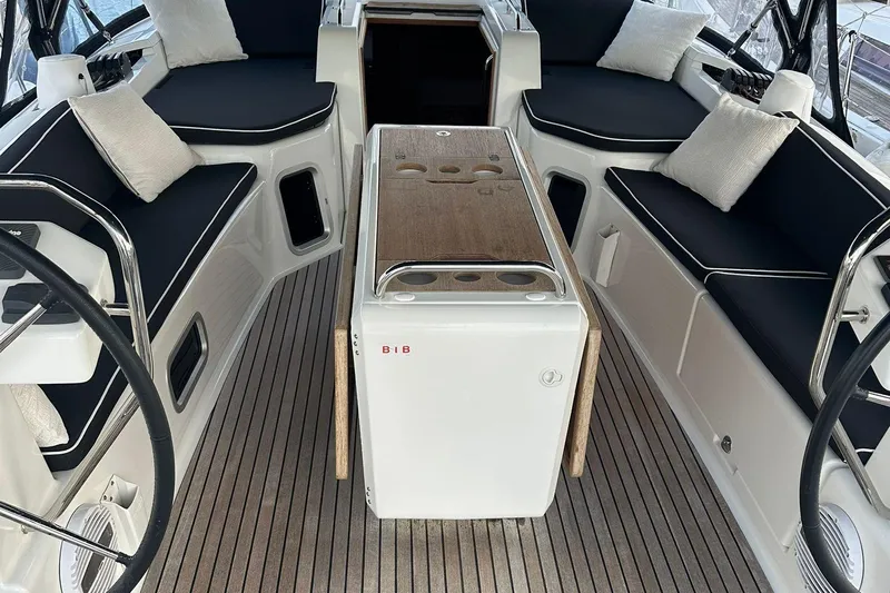  Yacht Photos Pics Jeanneau 51 2019