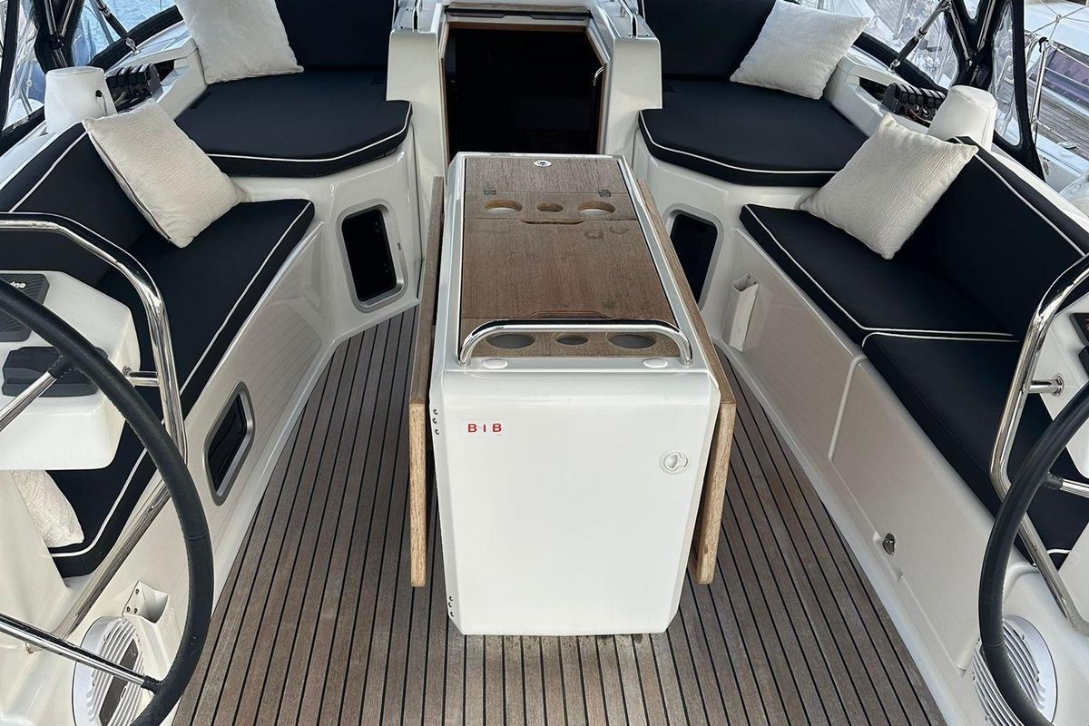 2019 Jeanneau 50 