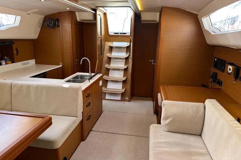  Yacht Photos Pics Jeanneau 51 2019