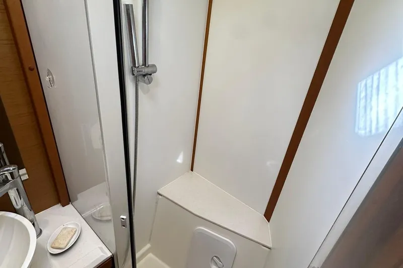  Yacht Photos Pics Jeanneau 51 2019