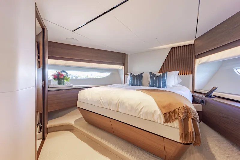 Escapement Yacht Photos Pics 