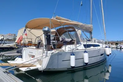 2018 Dufour 360