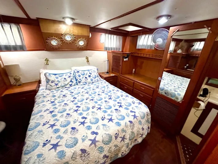 Sans Souci Yacht Photos Pics 