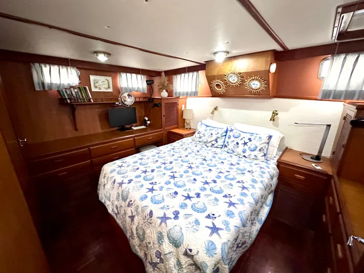 Sans Souci Yacht Photos Pics 