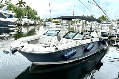 Sea Ray SDX 270 Outboard