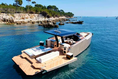 2025 Alium 42 T-TOP