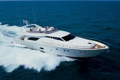 2003 Ferretti Yachts 810