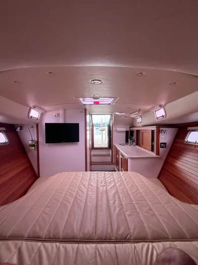 Barbican V Yacht Photos Pics 