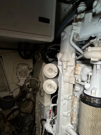  Yacht Photos Pics Engine room of 1998 Cantieri di Sarnico MAXIM 55 SPECIAL yacht.